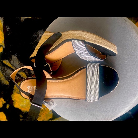 Faux Diamond Studded Wedged Sandals - Picture 2 of 4